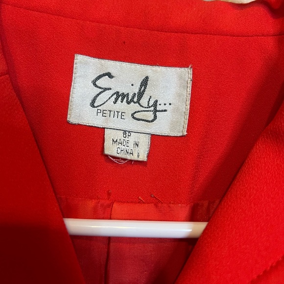 Emily Designs Red Short Sleeve Blazer. Gold accent buttons. Size 8P - Picture 3 of 5